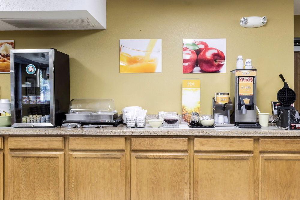 Quality Inn & Suites Watertown Near Prairie Lakes Ice Arena Dış mekan fotoğraf