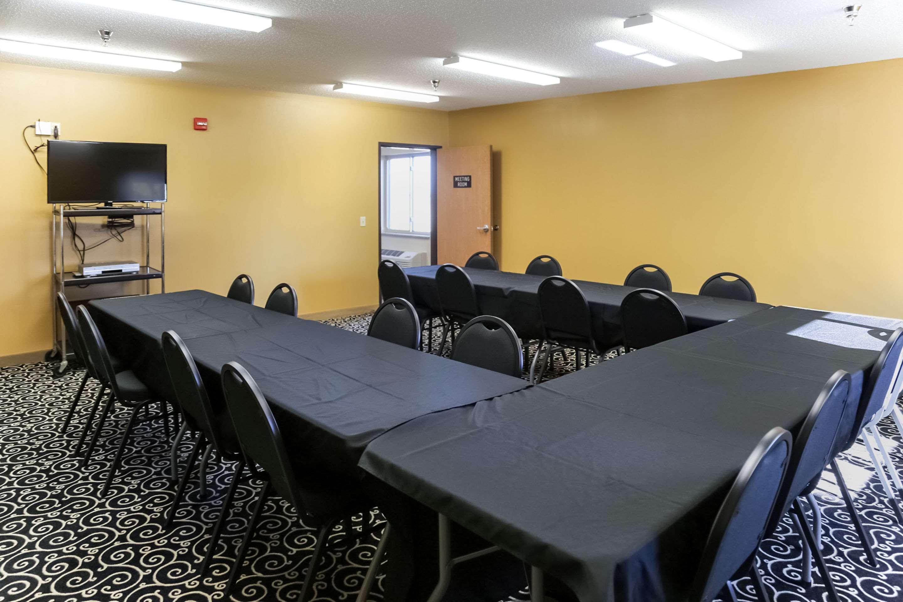 Quality Inn & Suites Watertown Near Prairie Lakes Ice Arena Dış mekan fotoğraf
