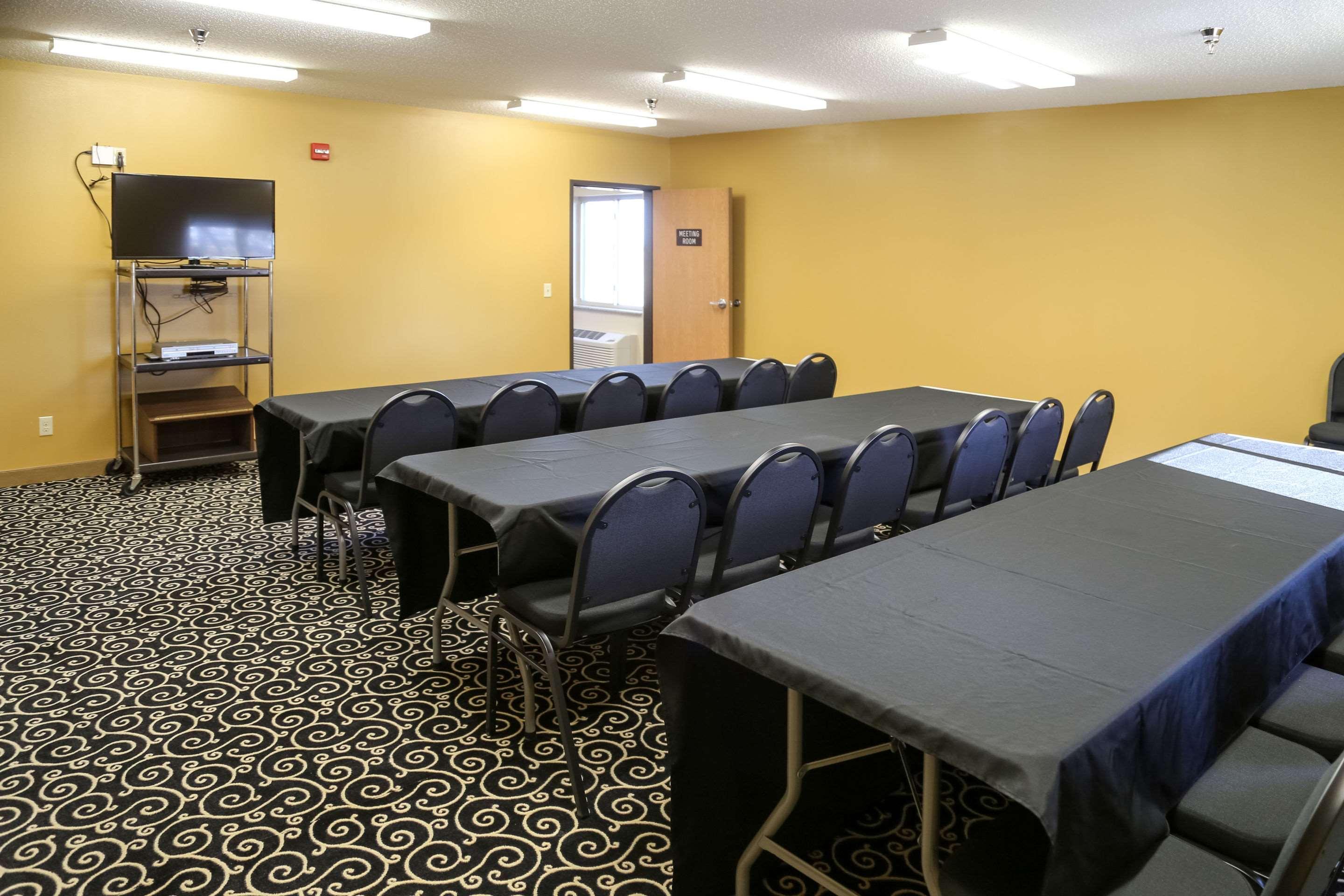 Quality Inn & Suites Watertown Near Prairie Lakes Ice Arena Dış mekan fotoğraf