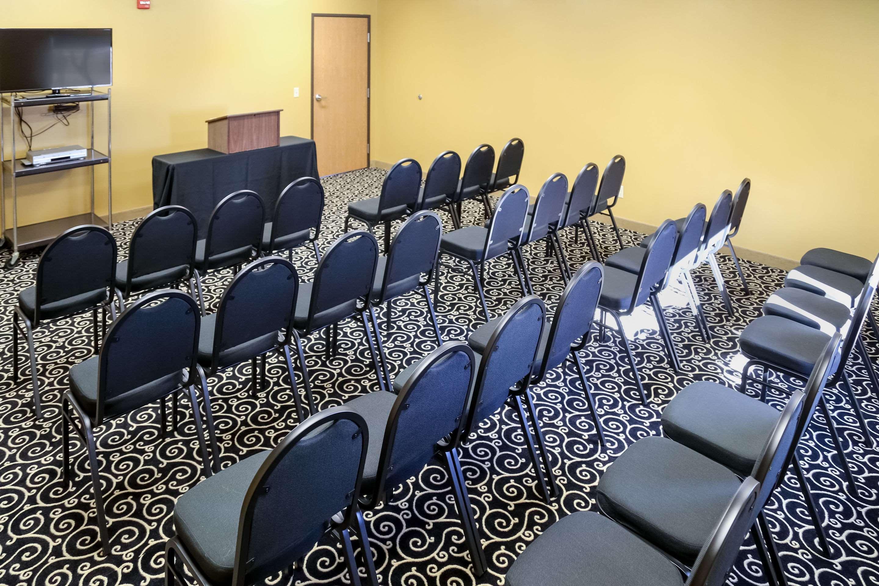 Quality Inn & Suites Watertown Near Prairie Lakes Ice Arena Dış mekan fotoğraf