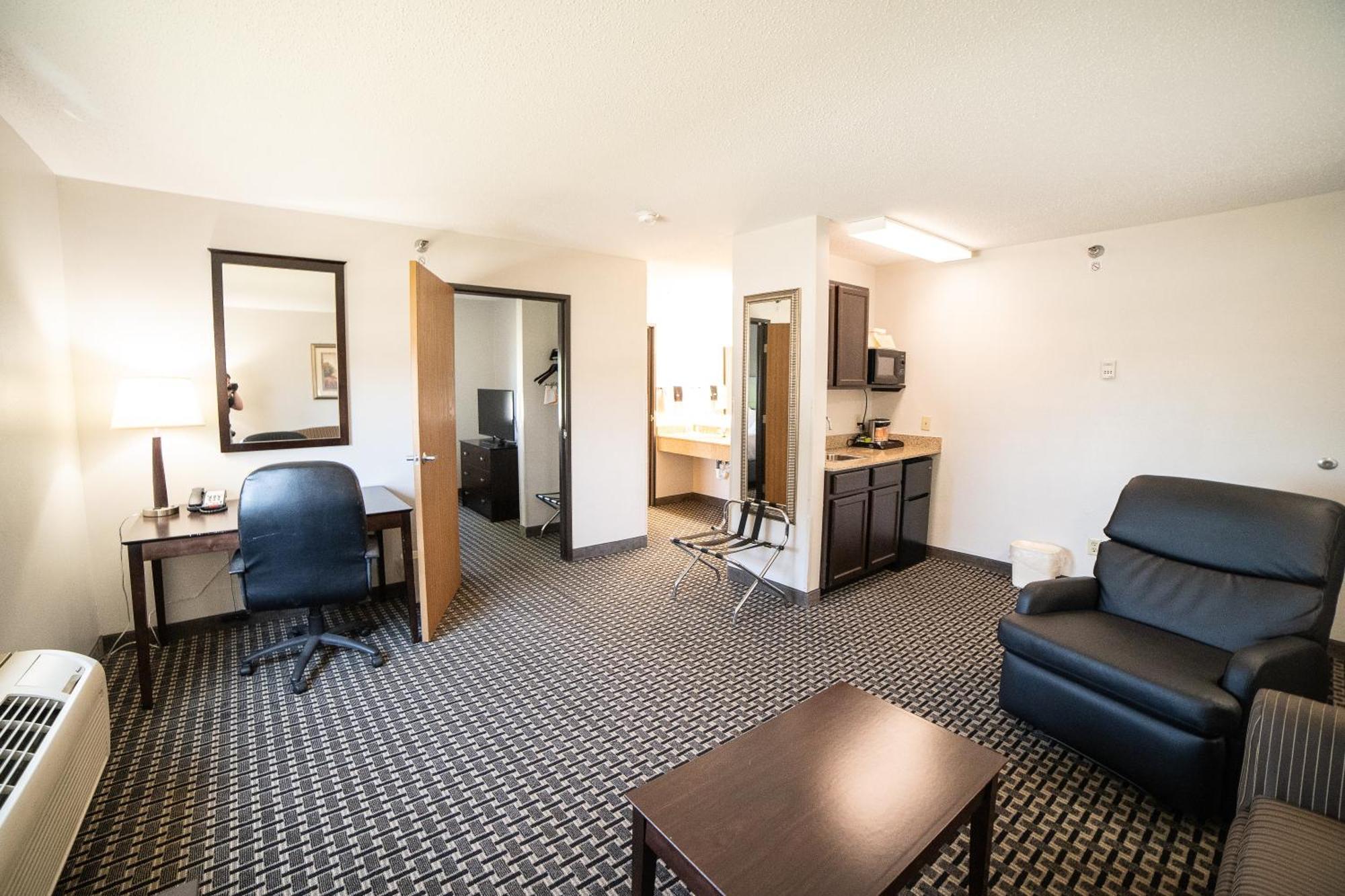 Quality Inn & Suites Watertown Near Prairie Lakes Ice Arena Dış mekan fotoğraf