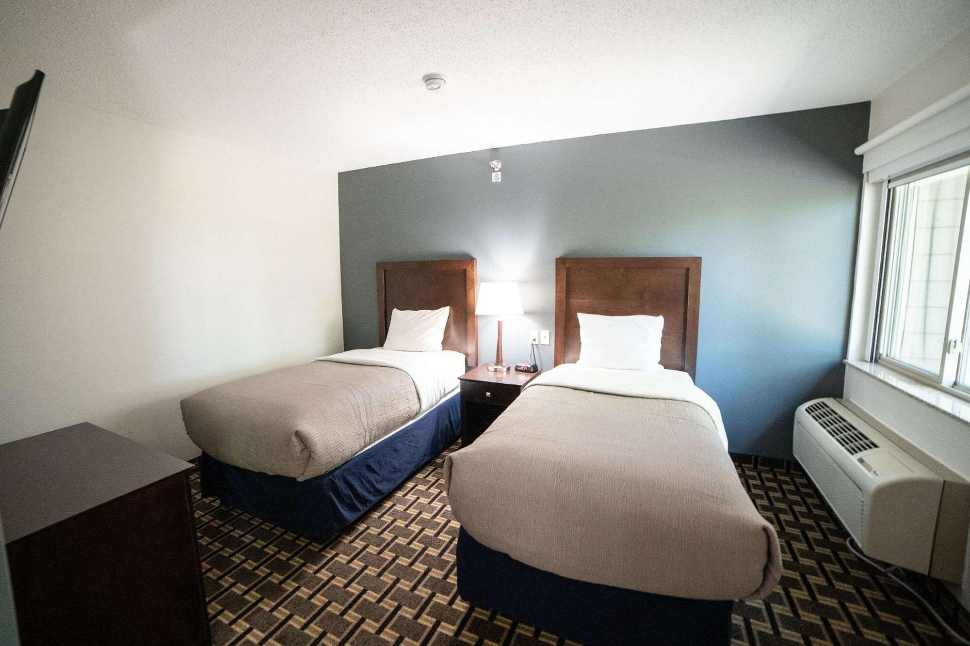 Quality Inn & Suites Watertown Near Prairie Lakes Ice Arena Dış mekan fotoğraf