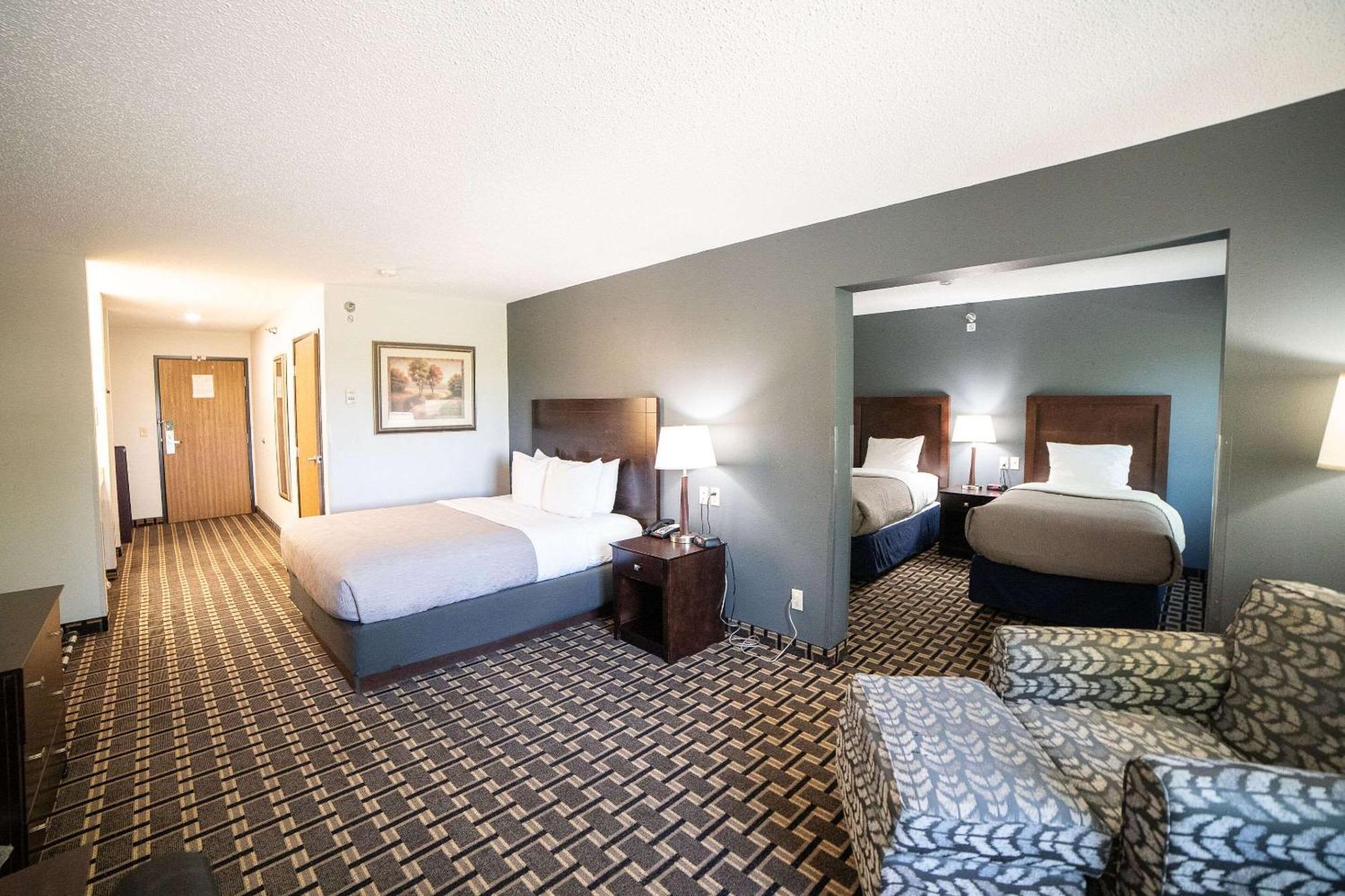 Quality Inn & Suites Watertown Near Prairie Lakes Ice Arena Dış mekan fotoğraf