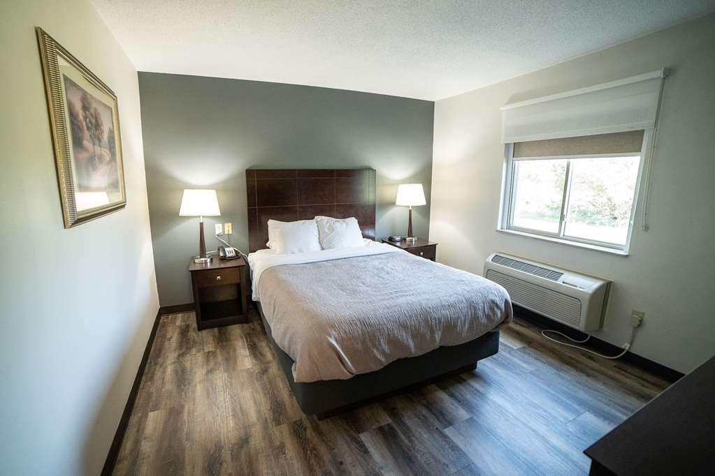 Quality Inn & Suites Watertown Near Prairie Lakes Ice Arena Oda fotoğraf