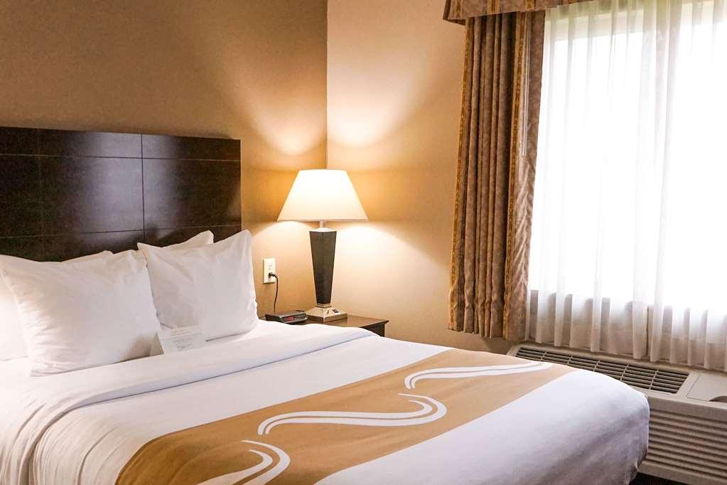 Quality Inn & Suites Watertown Near Prairie Lakes Ice Arena Oda fotoğraf