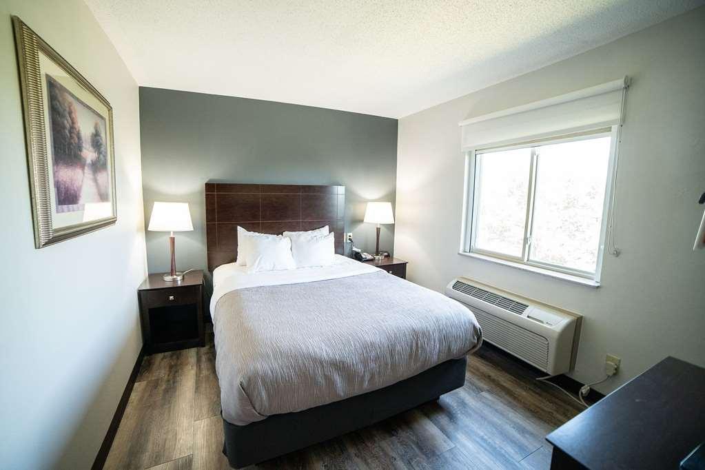 Quality Inn & Suites Watertown Near Prairie Lakes Ice Arena Oda fotoğraf