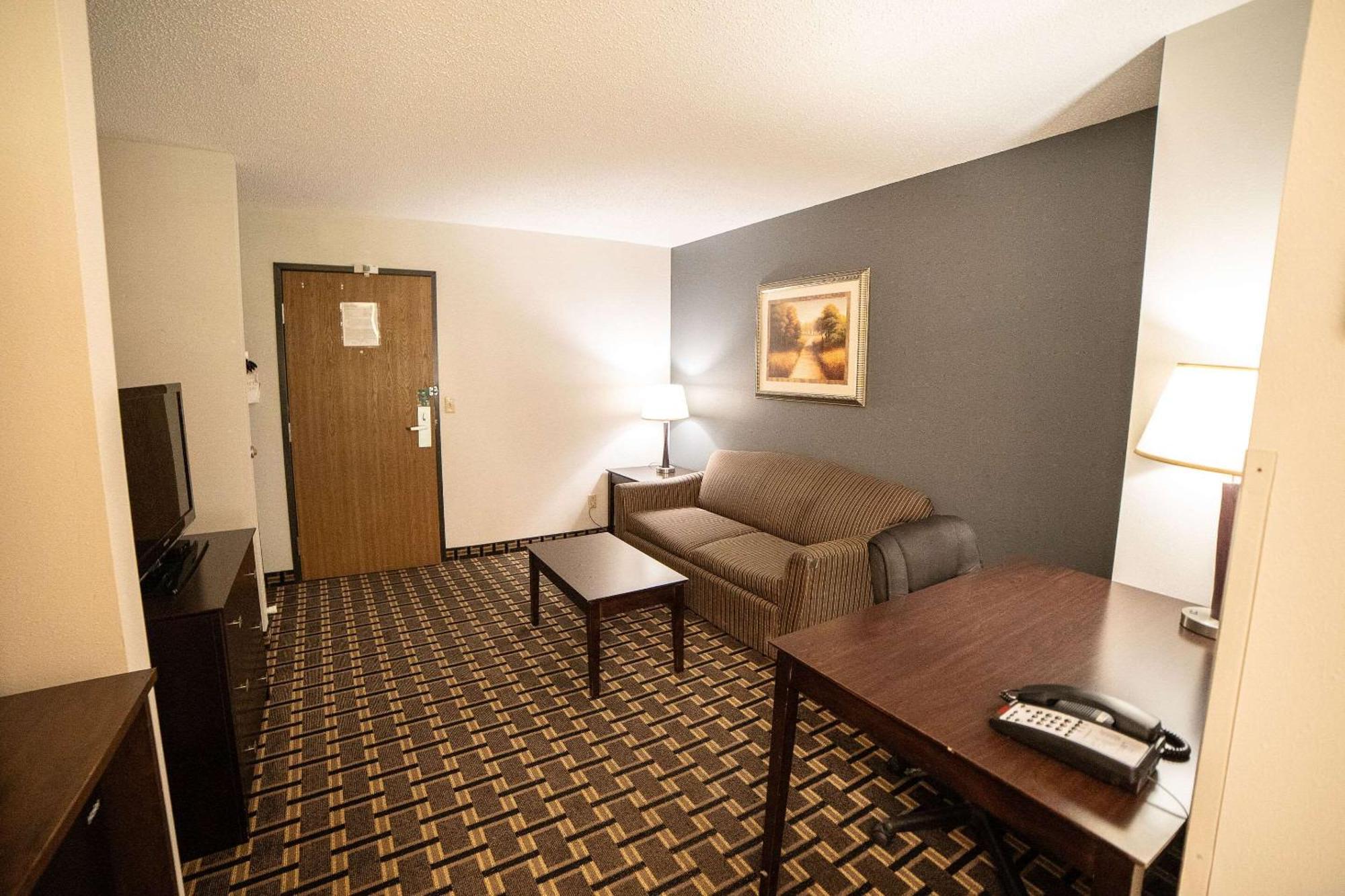 Quality Inn & Suites Watertown Near Prairie Lakes Ice Arena Dış mekan fotoğraf