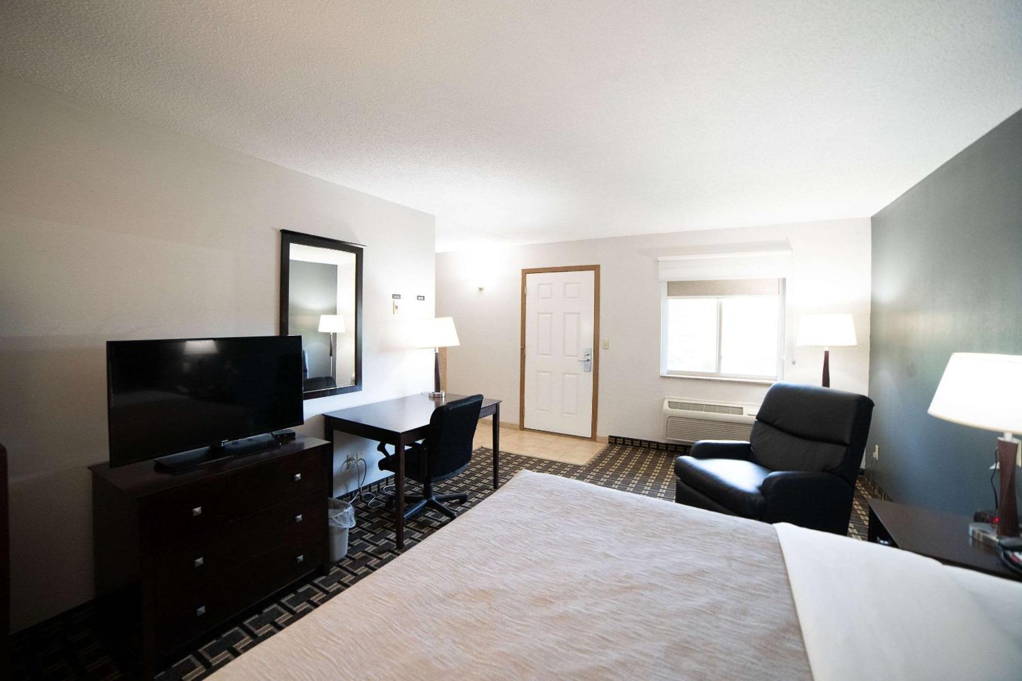 Quality Inn & Suites Watertown Near Prairie Lakes Ice Arena Dış mekan fotoğraf